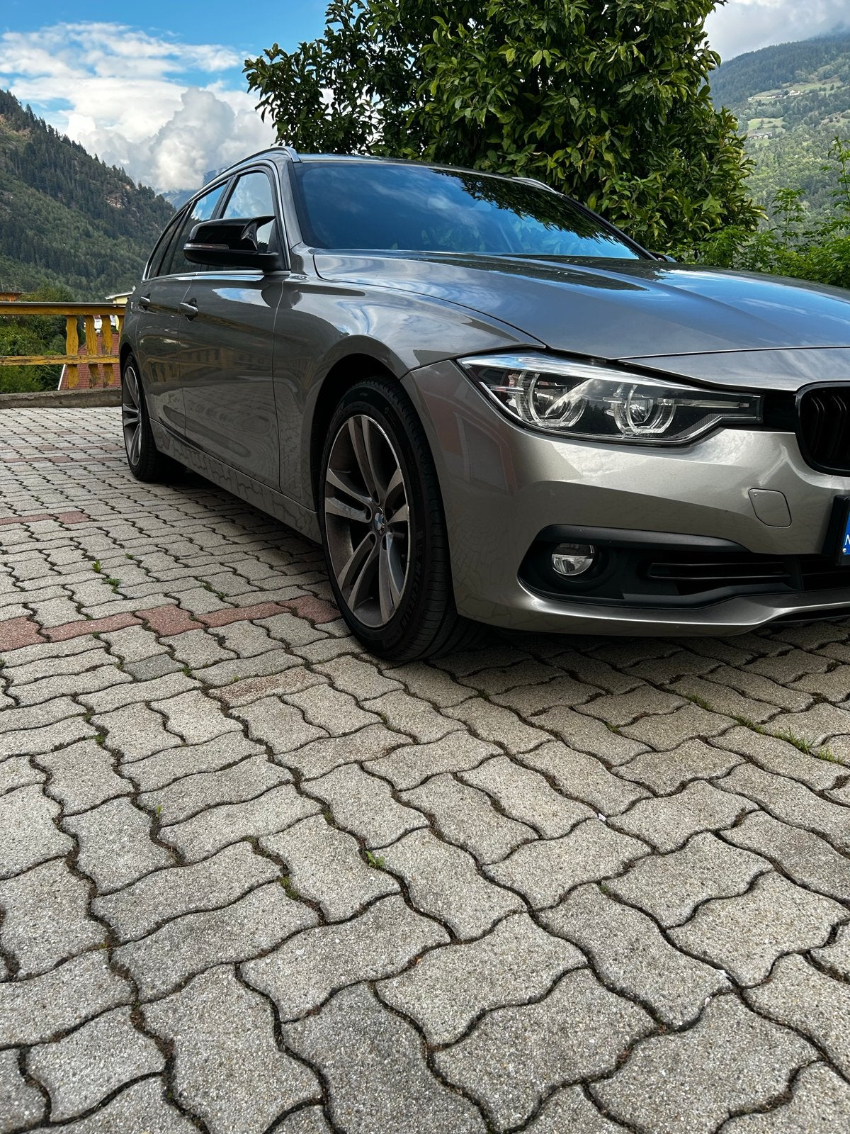 BMW 3-Serie 320i 184pk Aut 2016 Grijs, Auto's, 183 pk, 1998 cc, 1800 kg, Origineel Nederlands