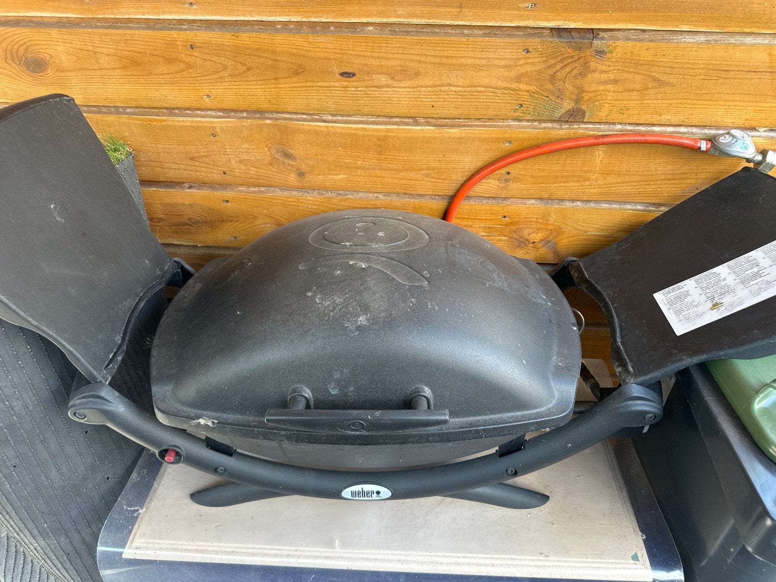 Weber Q2000 gas BBQ - Compact en krachtig met rooster!, Gebruikt, Info@weber.nl, Ophalen of Verzenden, Krijgsman 75 1186 DR Amstelveen Nederland