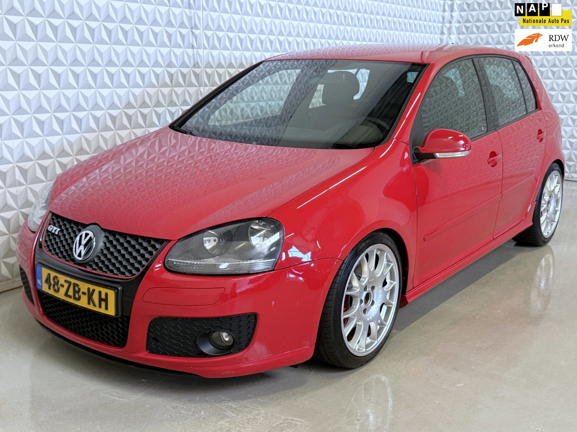 Volkswagen Golf 2.0 TFSI GTI - Goede uitvoering / EUROKNALLE, Auto's, Gebruikt, Zwart, 4 cilinders, Bedrijf