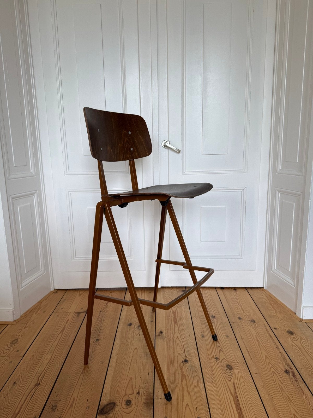 Barstoel Galvanitas Oosterhout- Metaal. Bruin, hout., Huis en Inrichting, 1 kruk, Ophalen, Hout, 60 tot 90 cm
