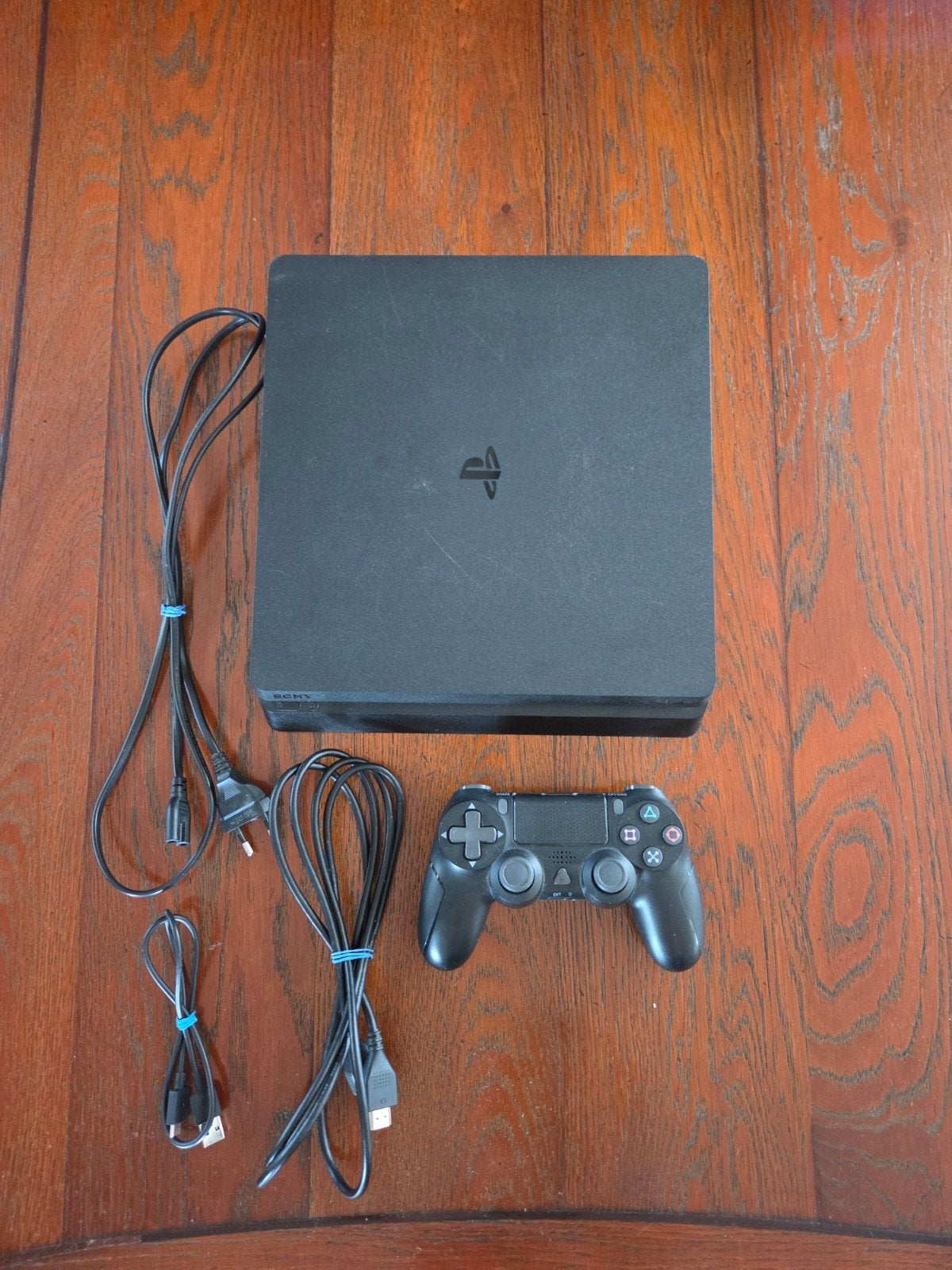 Playstation 4 Slim 1TB met 1 controller, Spelcomputers en Games, Spelcomputers | Sony PlayStation 4, Ophalen, Gebruikt, 1 TB, Met 1 controller