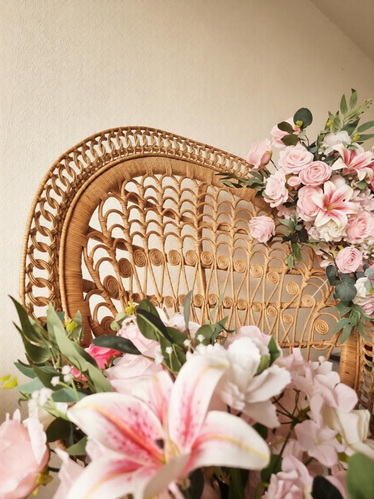 Rotan Pauwstoel te huur, Huis en Inrichting, Gebruikt, Bruin, Riet of Rotan, Ophalen of Verzenden