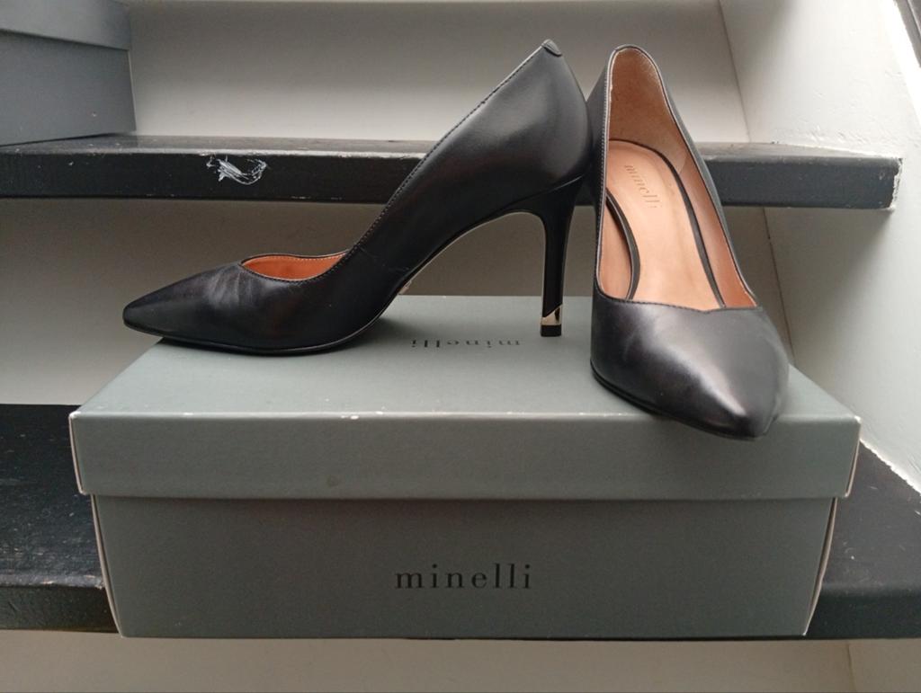 MINELLI Zwarte Pumps mt 37, Ophalen of Verzenden, Zo goed als nieuw, Zwart