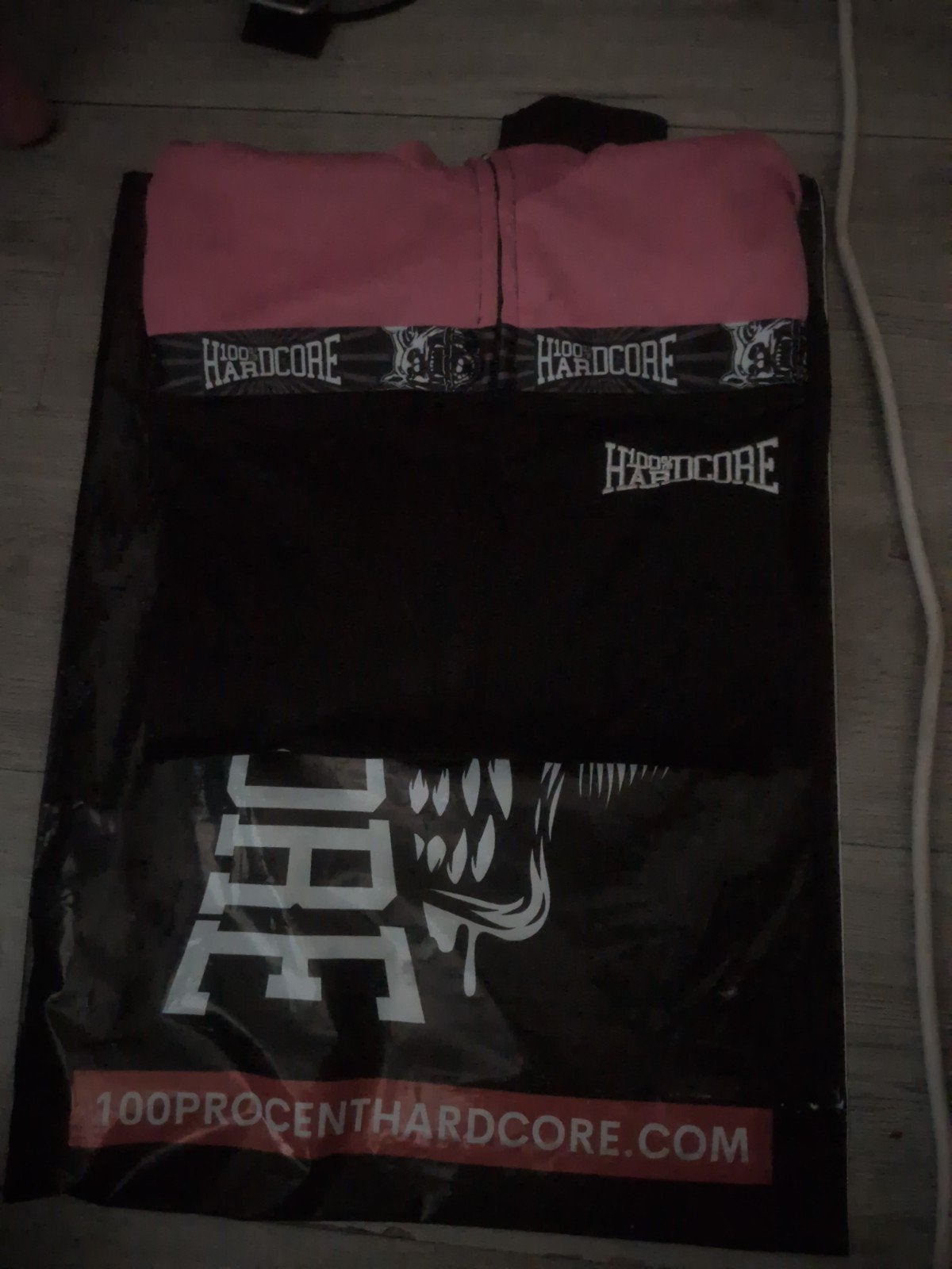 100% Hardcore Trainingsjack - Zwart/Roze - Zo goed als nieuw, Kleding | Heren, Zwart, 100% Hardcore, Overige maten, Ophalen of Verzenden