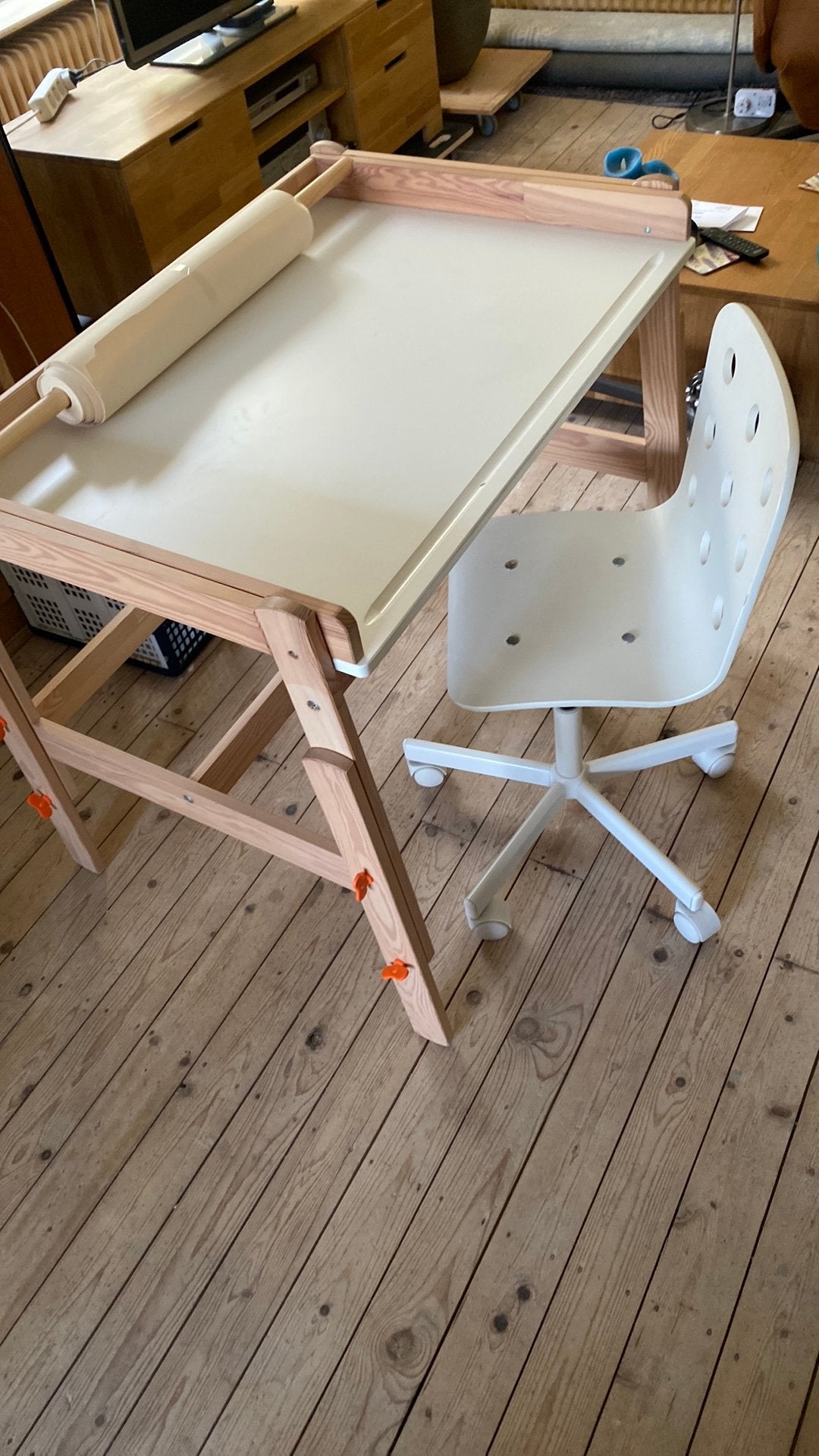 FLISAT kinder bureau plus bureaustoel met gasveer, Ophalen, Zo goed als nieuw