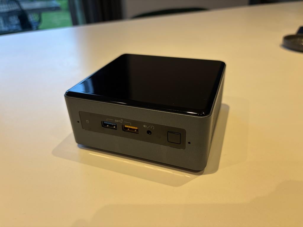 Intel NUC Mini PC - Compacte en Krachtige Desktop, Computers en Software, Desktop Pc's, 2 tot 3 Ghz, Ophalen of Verzenden, Zo goed als nieuw
