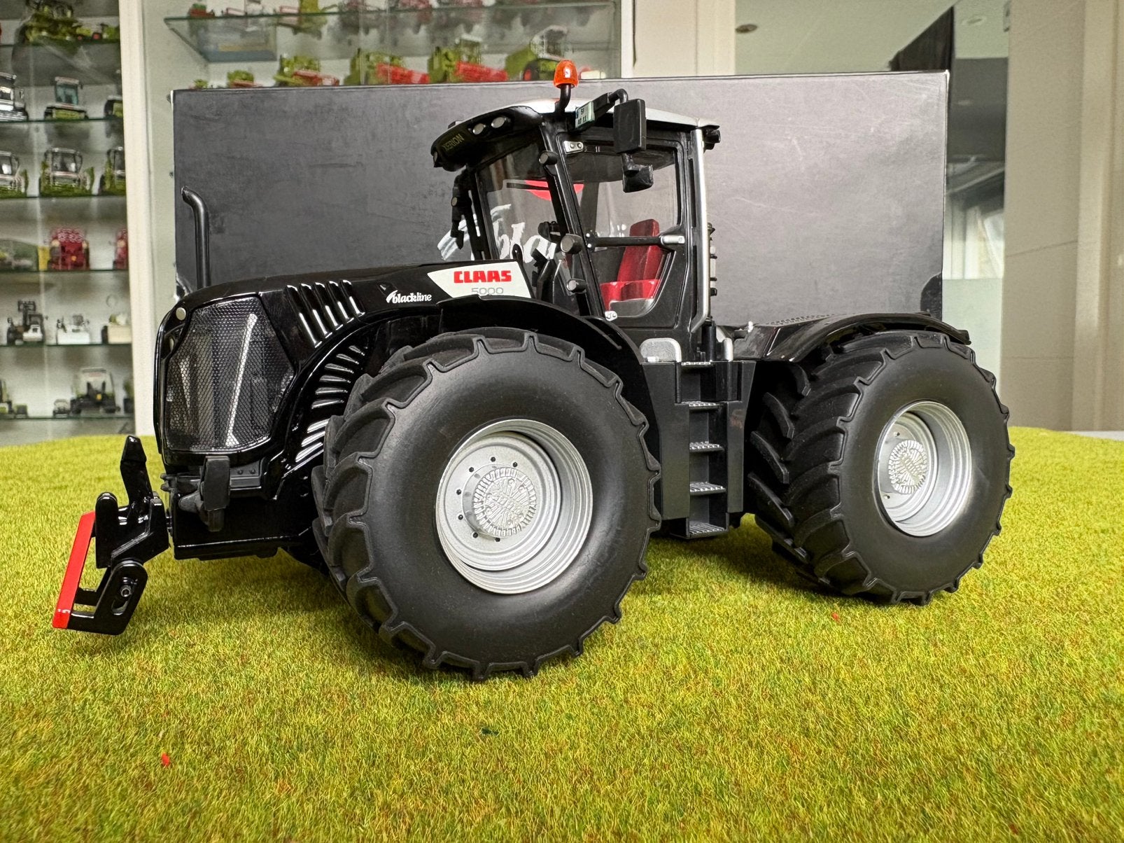 Claas xerion black edition siku, Ophalen of Verzenden, Zo goed als nieuw