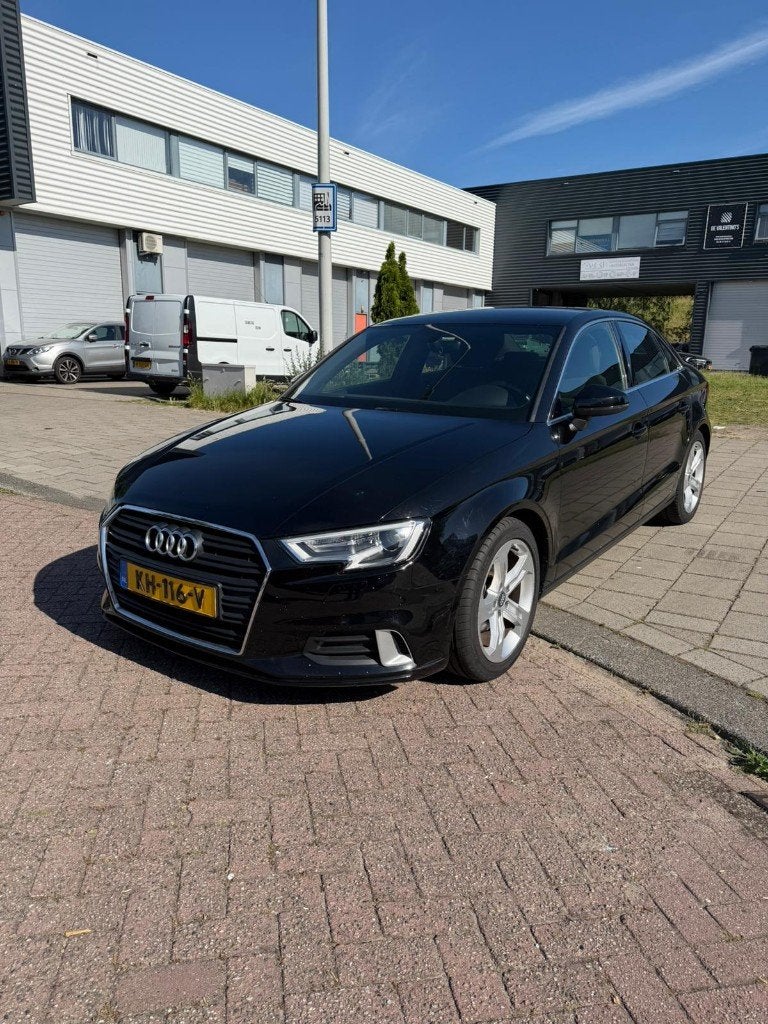 Audi A3 1.0TFSI 85KW Sedan 2016 Zwart, Voorwielaandrijving, 1160 kg, Stof, Zwart