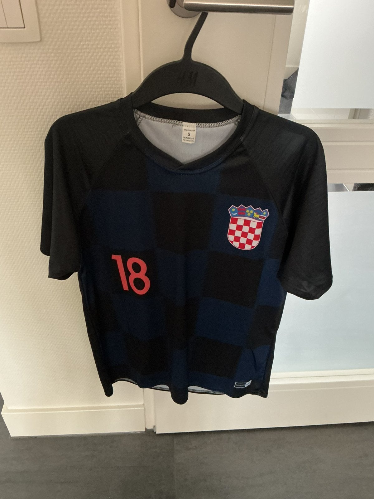 Leuk voetbalshirt van Kroatië, Ophalen of Verzenden, Zo goed als nieuw