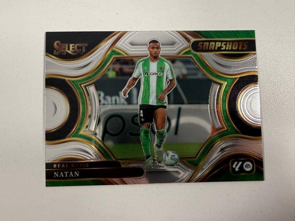 16 Natan Snapshots Select La Liga 2025-26, Ophalen of Verzenden, Nieuw, Buitenlandse clubs, Poster, Plaatje of Sticker