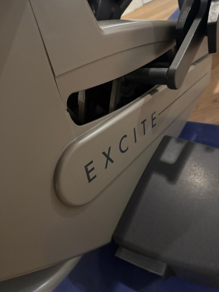 Technogym Excite Crosstrainer, Sport en Fitness, Ophalen, Gebruikt, Armen, Crosstrainer