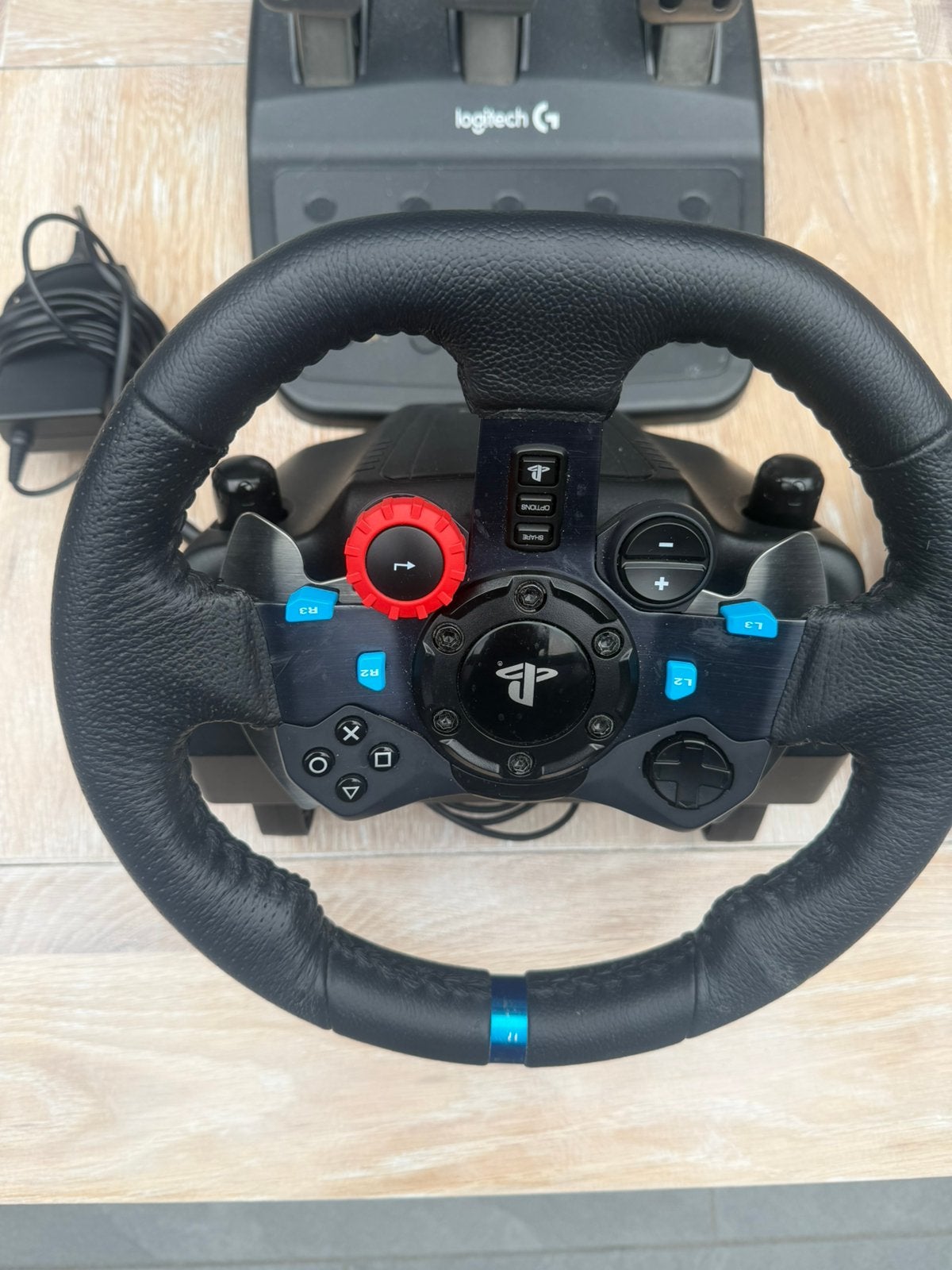 Logitech G29 racestuur met pedalen en shifter voor PlayStati, Spelcomputers en Games, Racestuur, Force feedback, Zo goed als nieuw