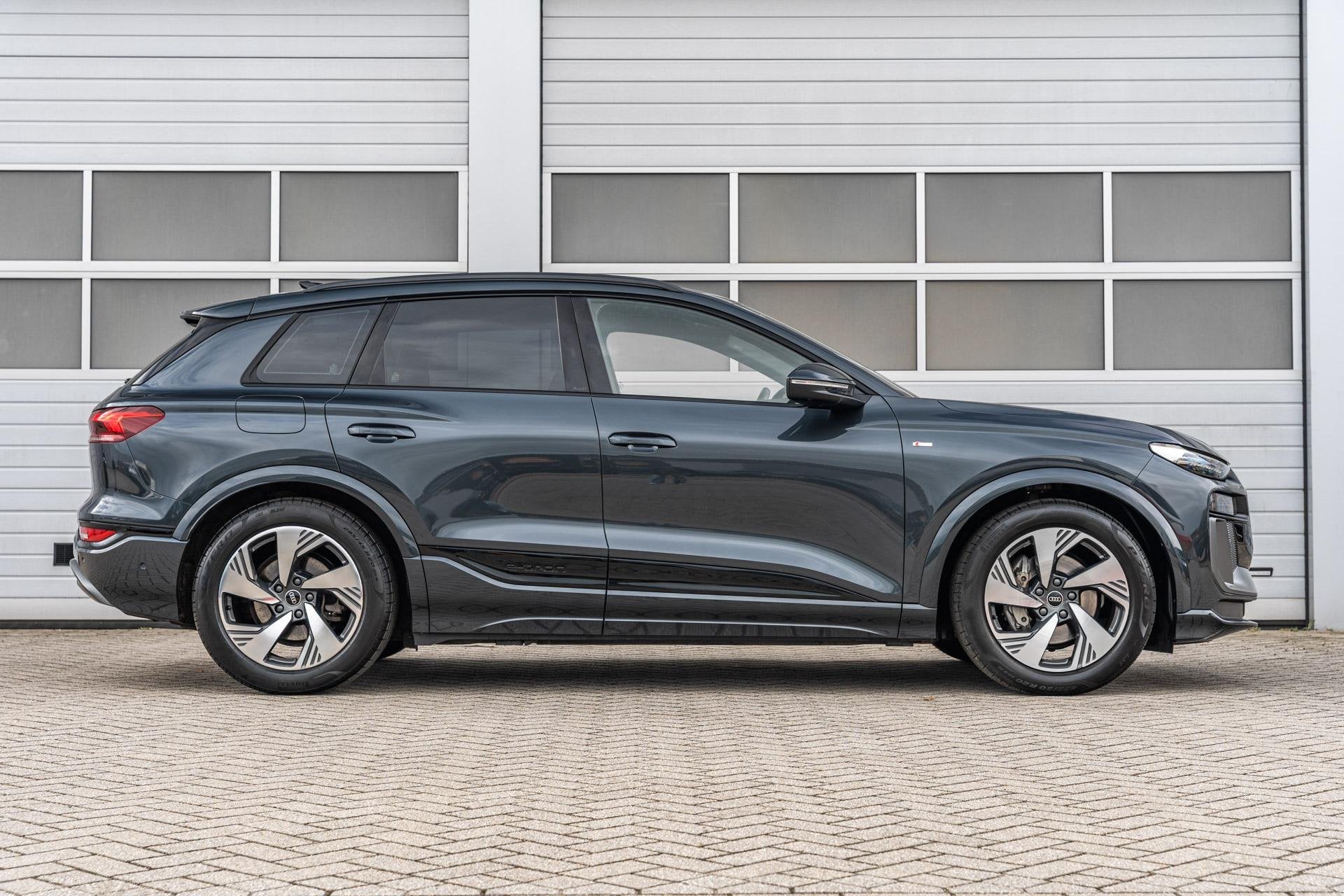 Audi Q6 e-tron 306pk Advanced edition Performance 100 kWh |, Auto's, Automaat, Gebruikt, Parkeerassistent, Origineel Nederlands