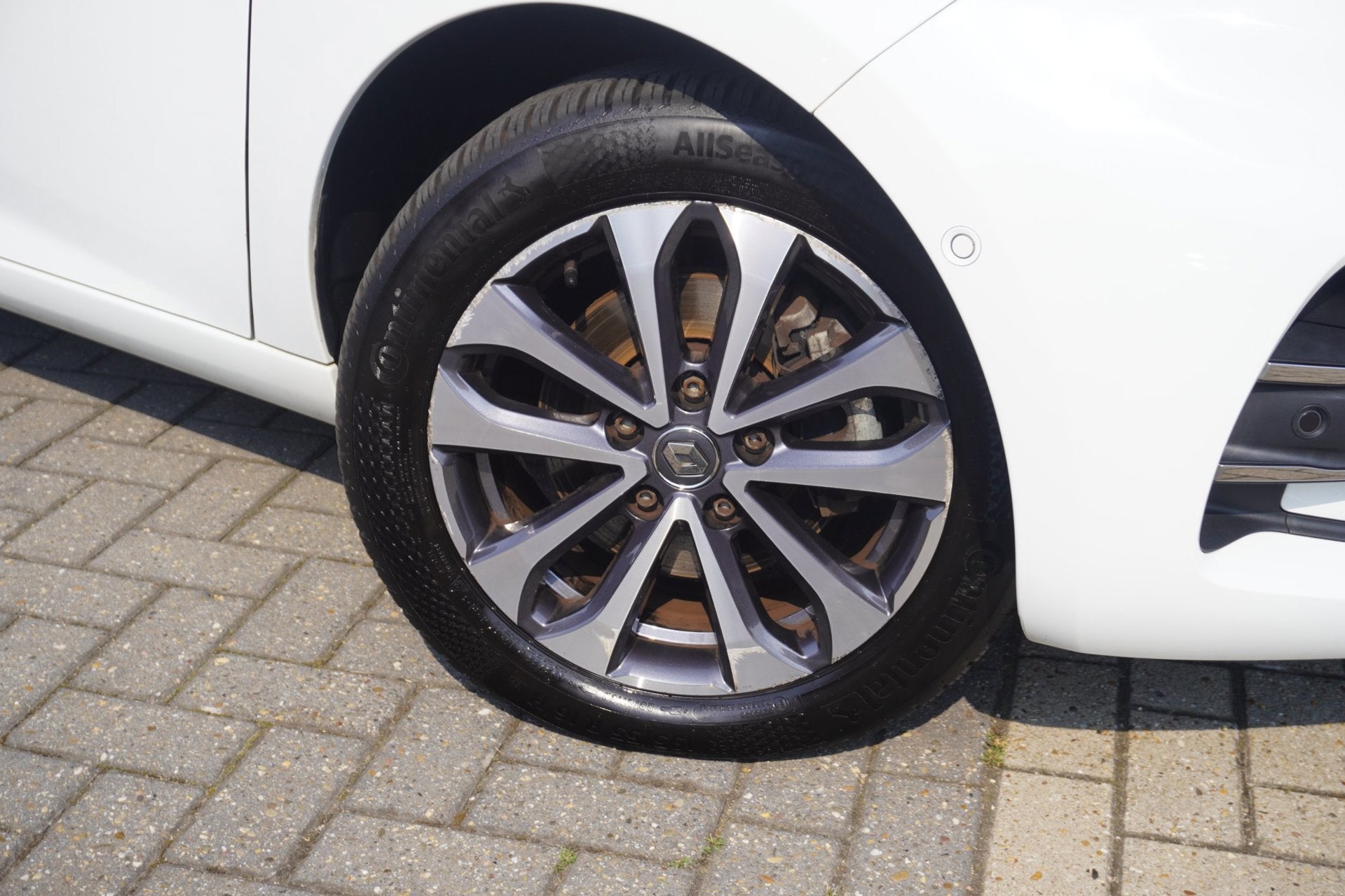 Renault ZOE R135 Intens 52 kWh / SOH 91,6% / Camera / Stoelv, Dealer onderhouden, 136 pk, Gebruikt, Zwart