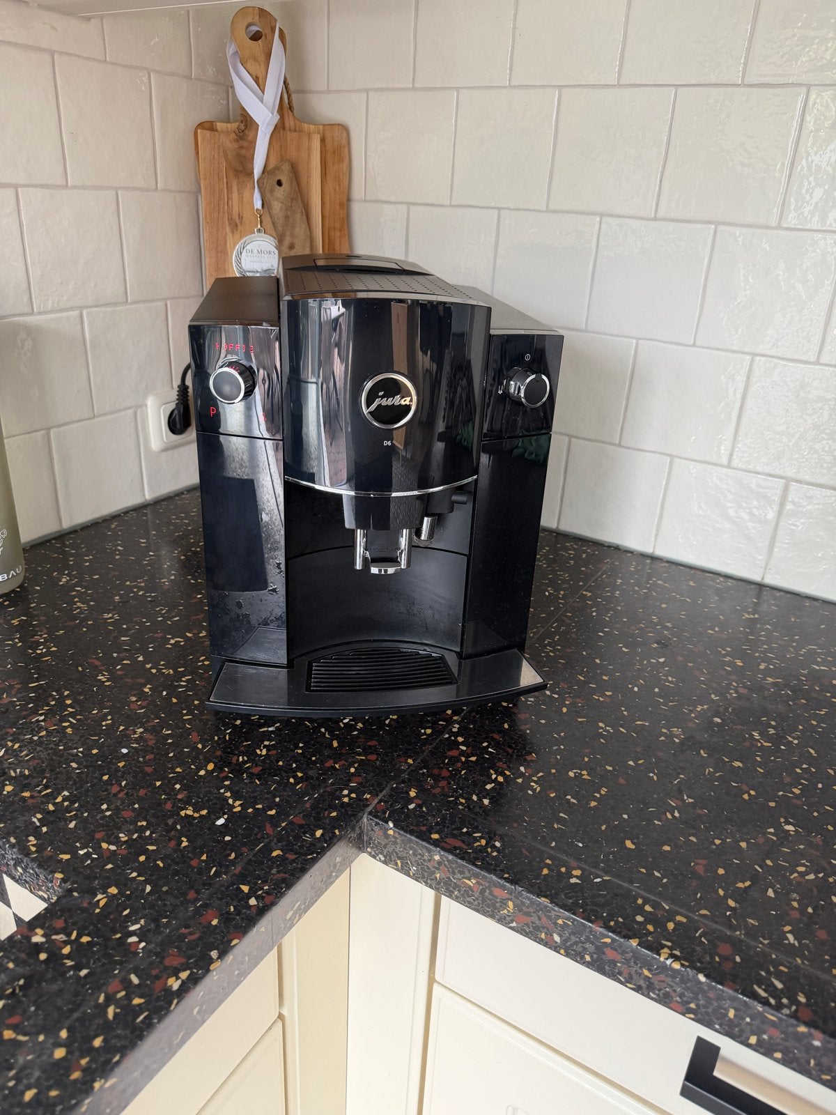 JURA D6 koffiemachine – goed werkend, Afneembaar waterreservoir, Gebruikt, Koffiemachine, 4 tot 10 kopjes