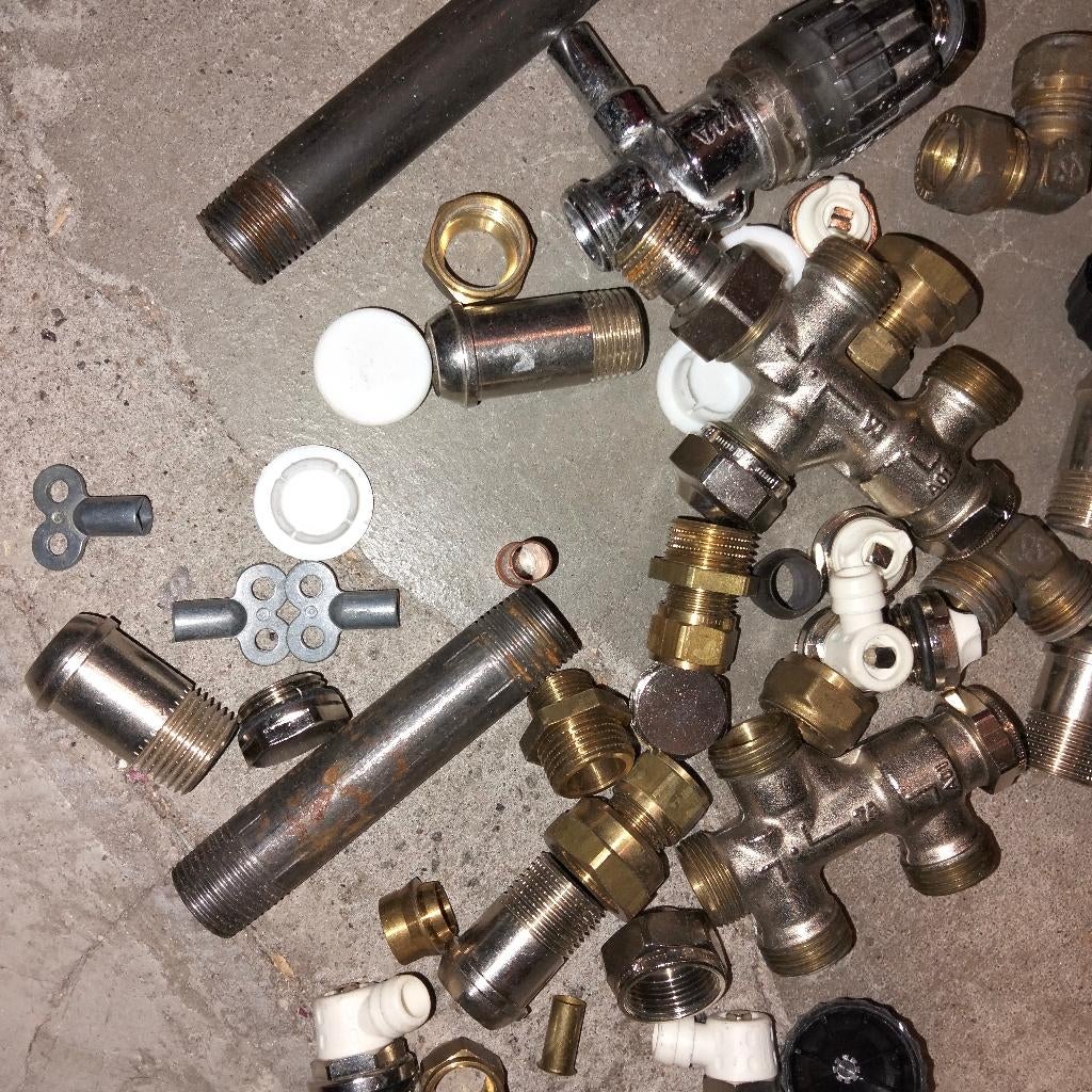 Diverse knel koppelingen aftapsleutel enz, Ophalen of Verzenden, Zo goed als nieuw, Minder dan 50 mm