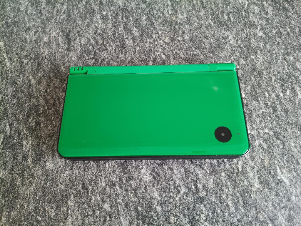 nintendo dsi xl met games en oplader, Spelcomputers en Games, Spelcomputers | Nintendo DS, Ophalen, Dsi XL, Zo goed als nieuw