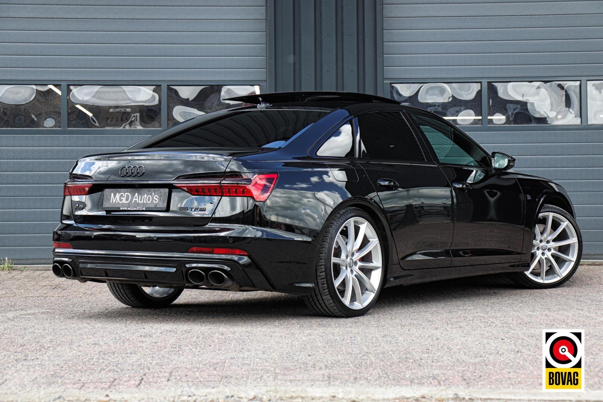 Audi A6 Limousine 55 TFSIe Quattro Competition |MATRIX|PANO|, Automaat, Gebruikt, 4 cilinders, Zwart