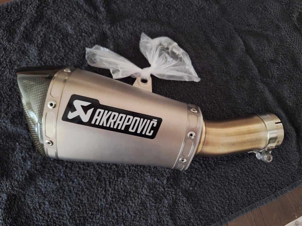 Als nieuw!Akrapovic Slip-on Line uitlaat voor Honda CB 1000R, Ophalen, Nieuw
