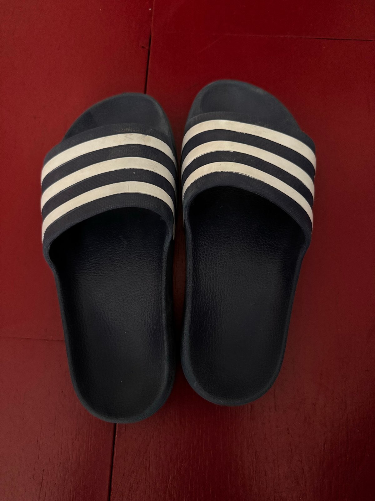 Donkerblauwe Adidas Adilette slippers - Maat 37, Ophalen of Verzenden, Gedragen, Blauw, Slippers