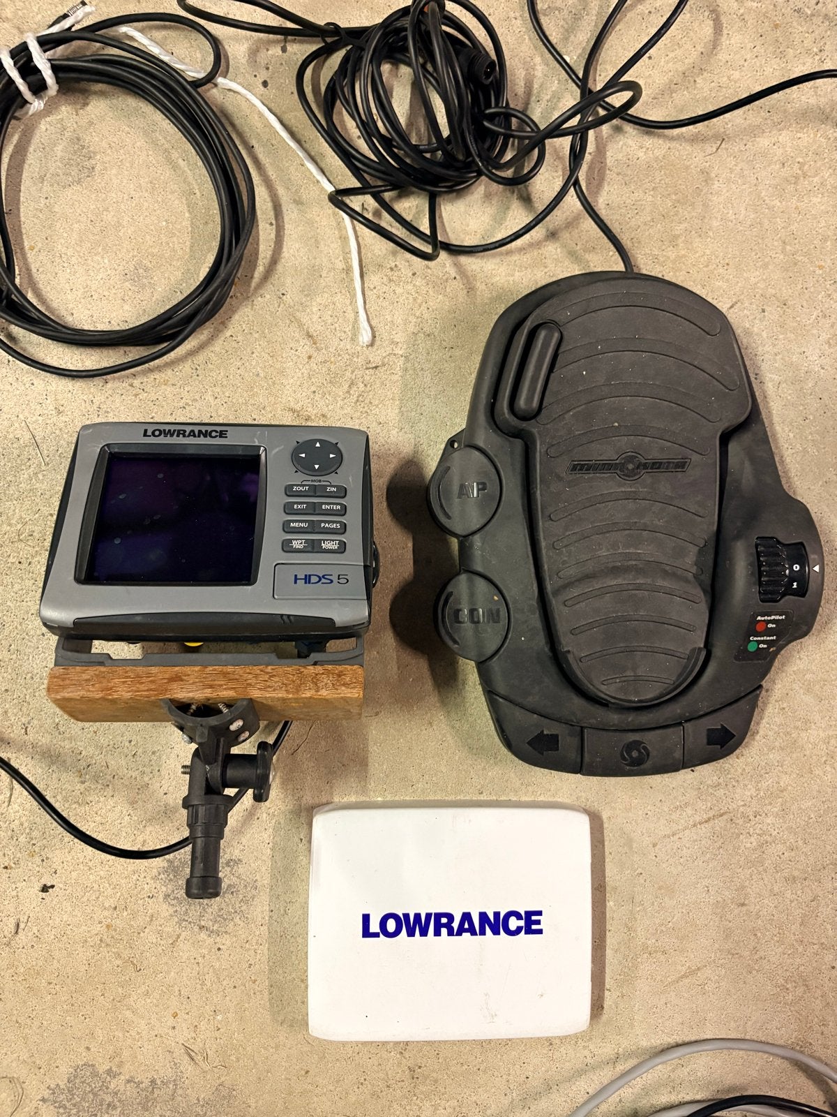Minn Kota Terrova 55 Lbs Autopilot met Lowrance HDS5, Ophalen, Gebruikt, Motor en Techniek