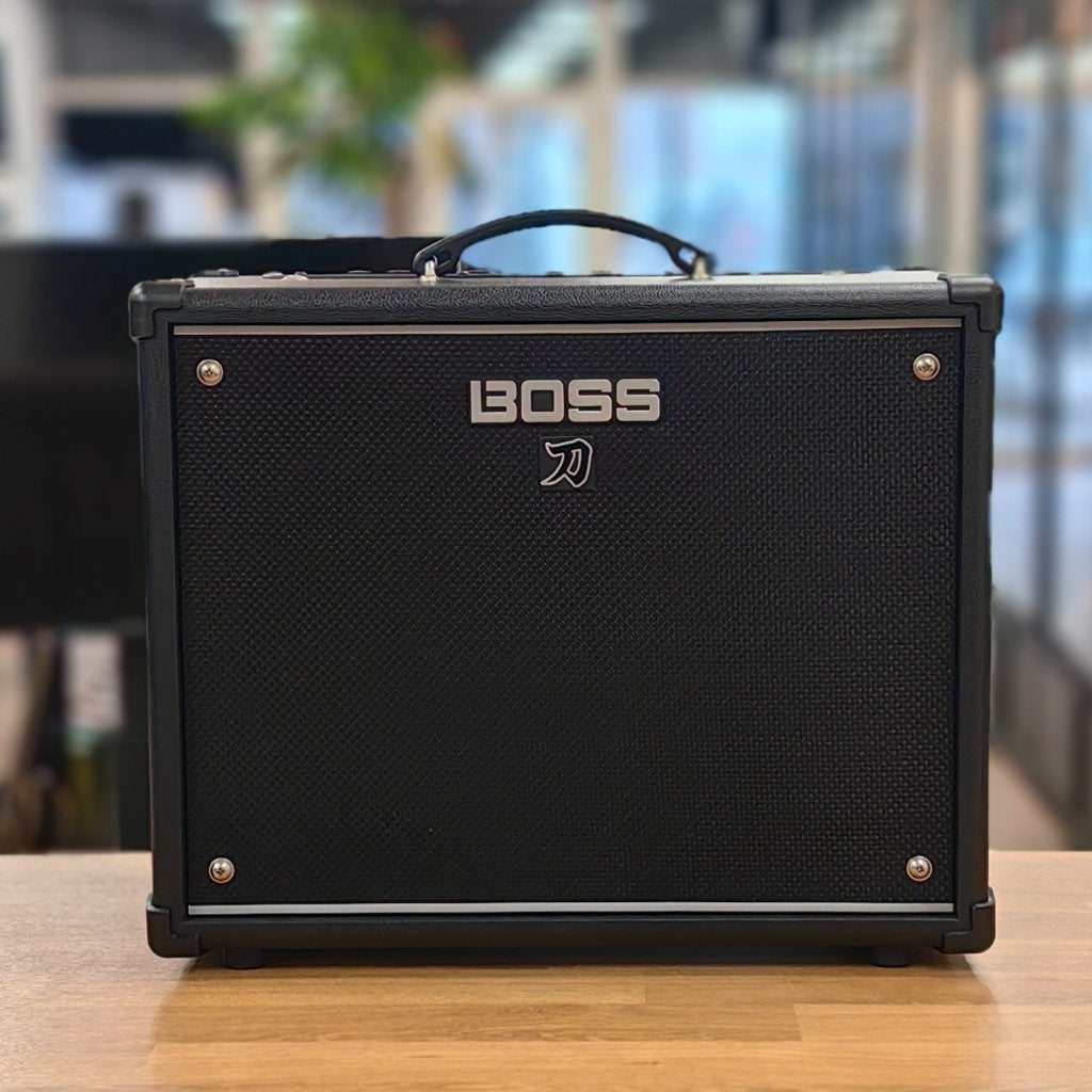 Roland Boss KTN-50 3 Gitaar versterker - Netjes!, Muziek en Instrumenten, Roland, Zo goed als nieuw, Support@roland.com, 10910 Culver Blvd
Culver City, CA 90230
USA