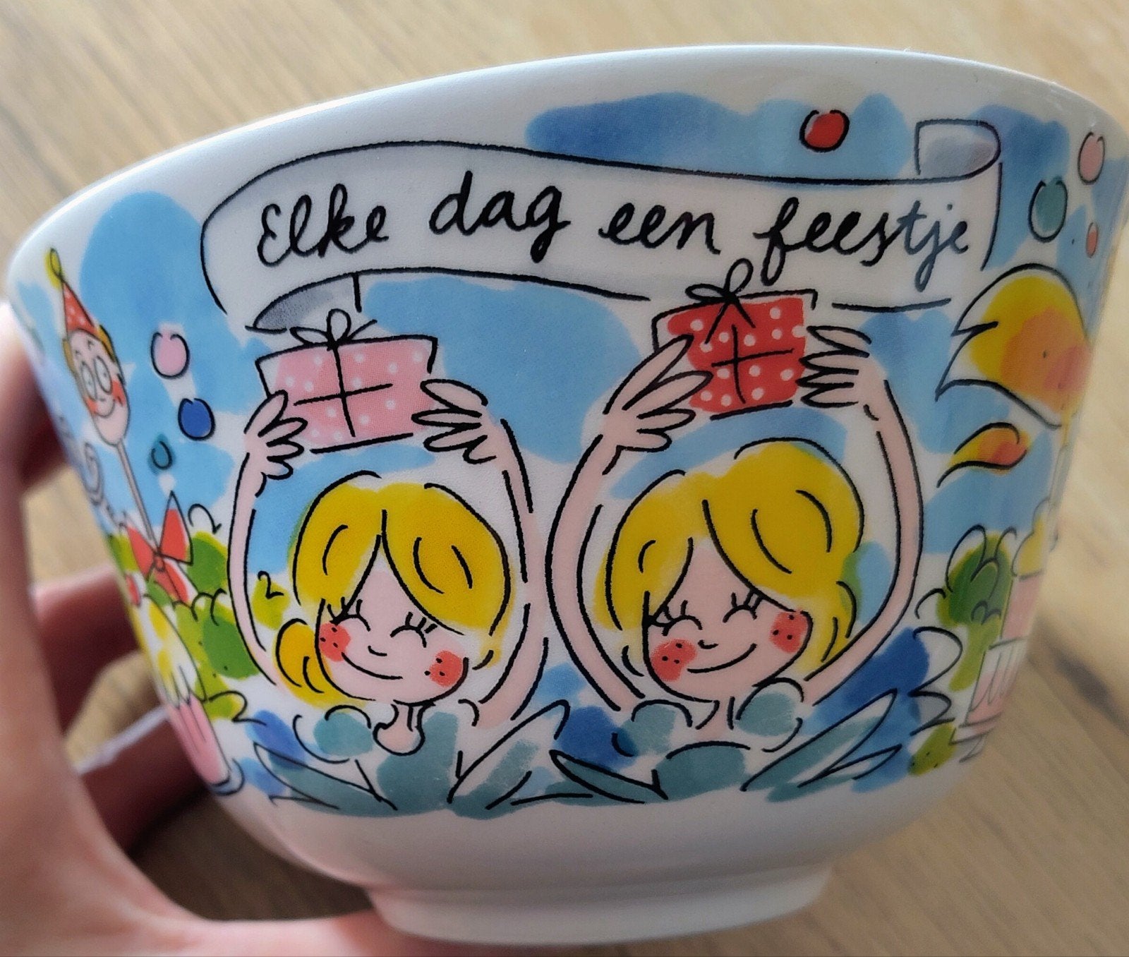 Blond Amsterdam kom Efteling "elke dag een feestje", Huis en Inrichting, Gebruikt, Ophalen of Verzenden, Kom(men), Aardewerk