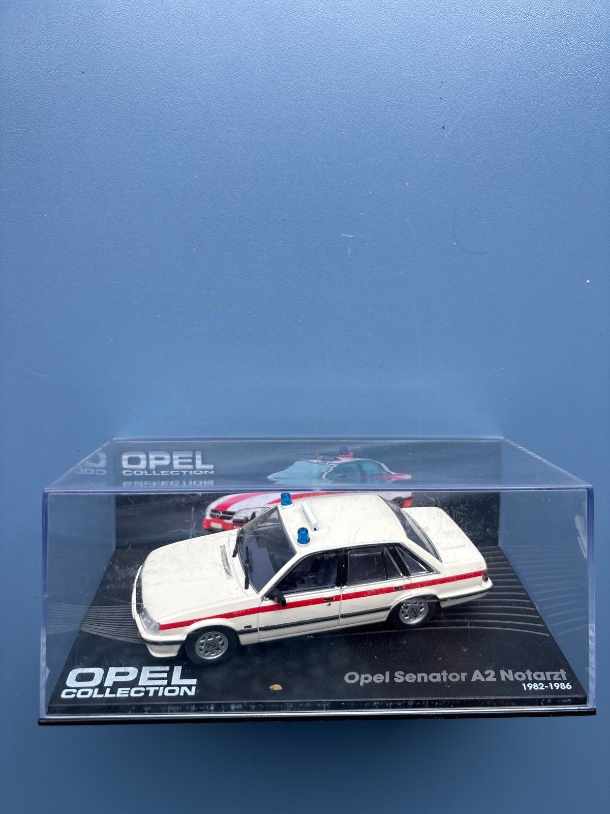 Opel Senator A2 Notarzt 1982-1986 modelauto, Ophalen of Verzenden, Zo goed als nieuw, Auto