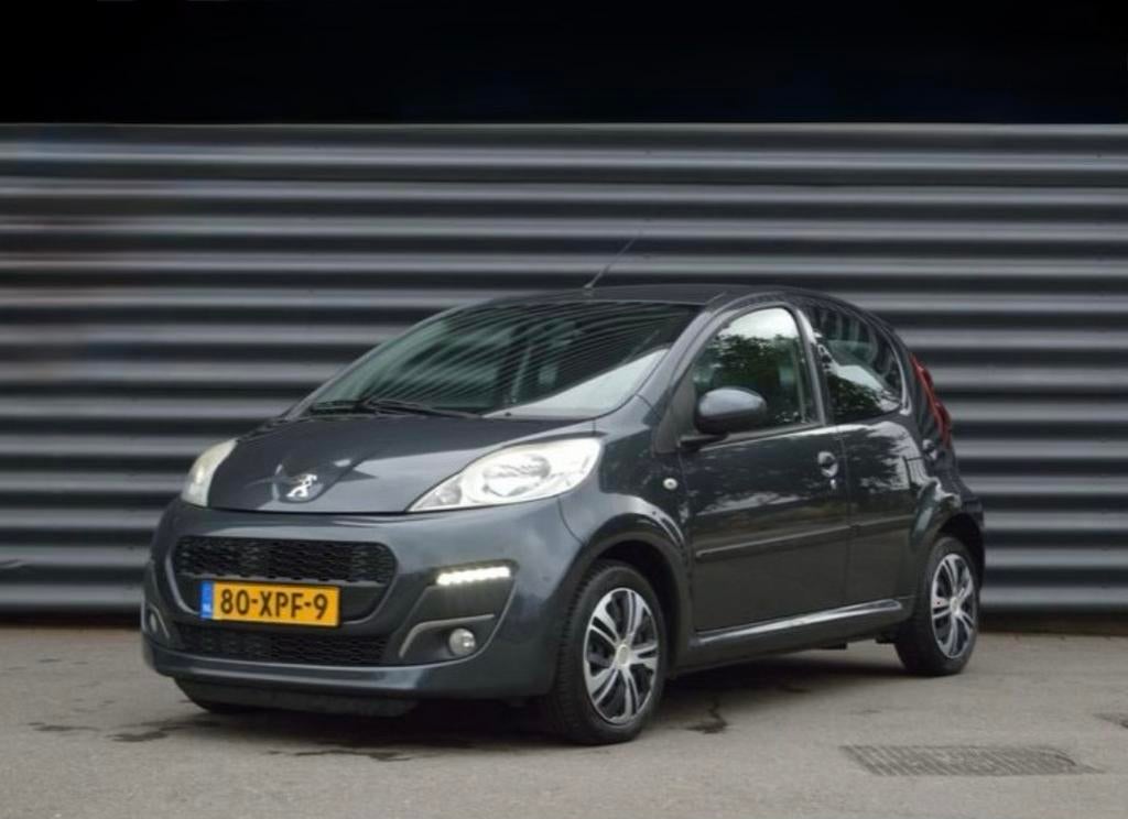 Peugeot 107 Active 1.0 12V 5DR 2012 Grijs, Voorwielaandrijving, 4 stoelen, Origineel Nederlands, Handgeschakeld