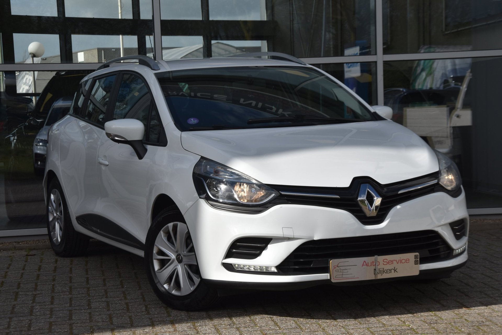 Renault Clio Estate 0.9 TCe Navi Cruise PDC Trekhaak NAP, Voorwielaandrijving, Gebruikt, 580 kg, Origineel Nederlands