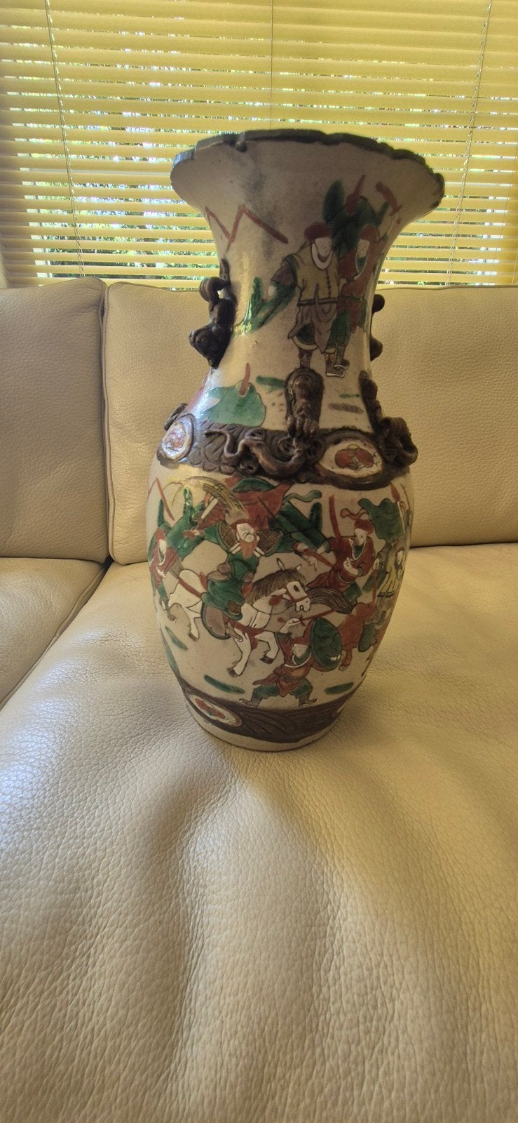 Antieke Chinese vaas met krijgers en draken, Antiek en Kunst, Antiek | Vazen, Ophalen