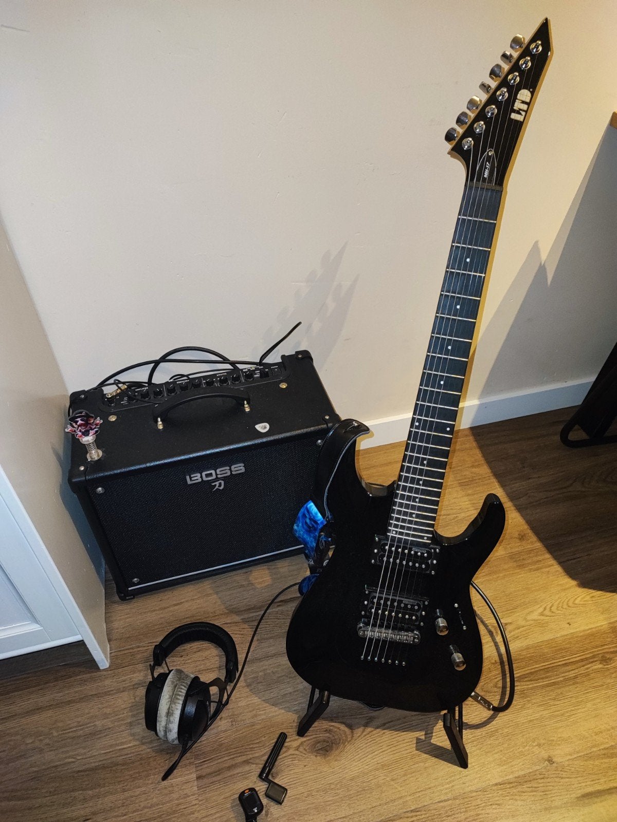 LTD MH-17 7-snarige gitaar met Boss Katana versterker, Ophalen of Verzenden, Zo goed als nieuw, Solid body