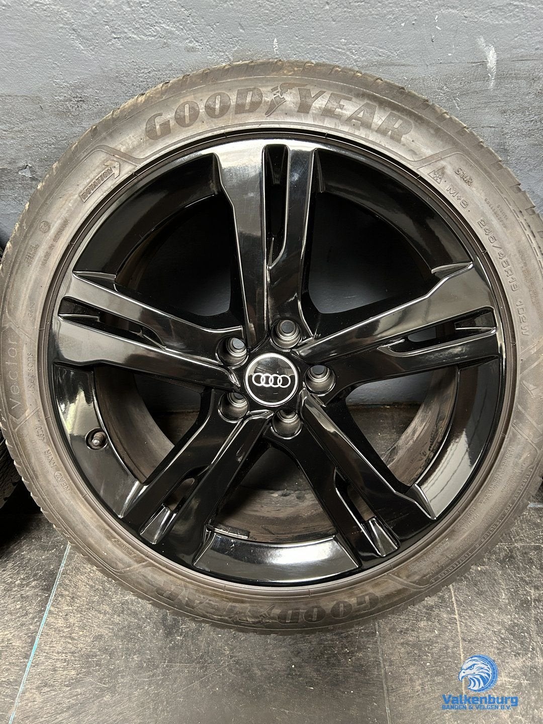 5-6mm! Originele Audi Q3 83A Ramus 19 inch zwarte velgen 5x1, 19 inch, -, -, Banden en Velgen