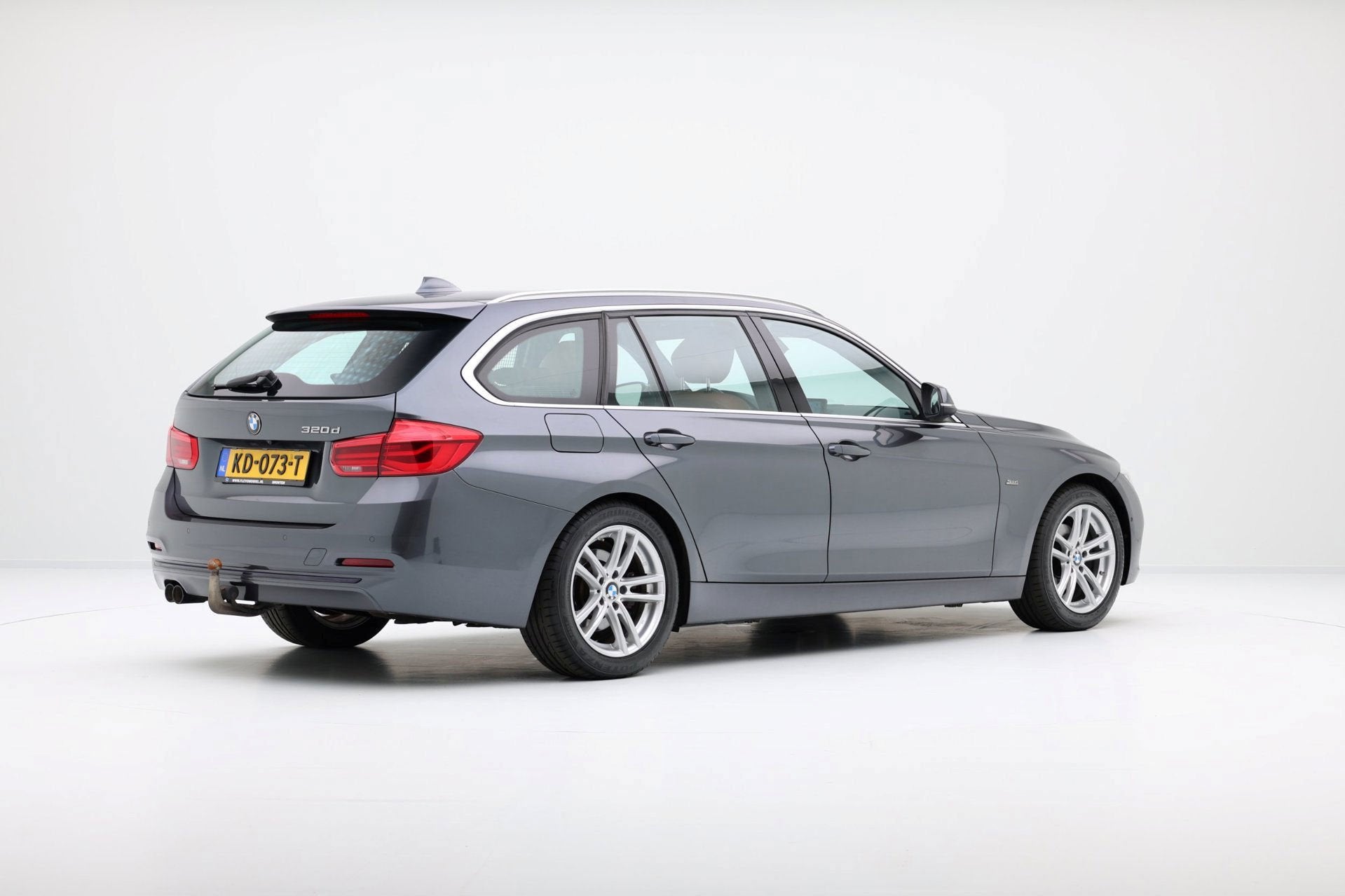 Foto 4 van BMW 3-serie Touring 320d EDE Centennial High Executive Aut.