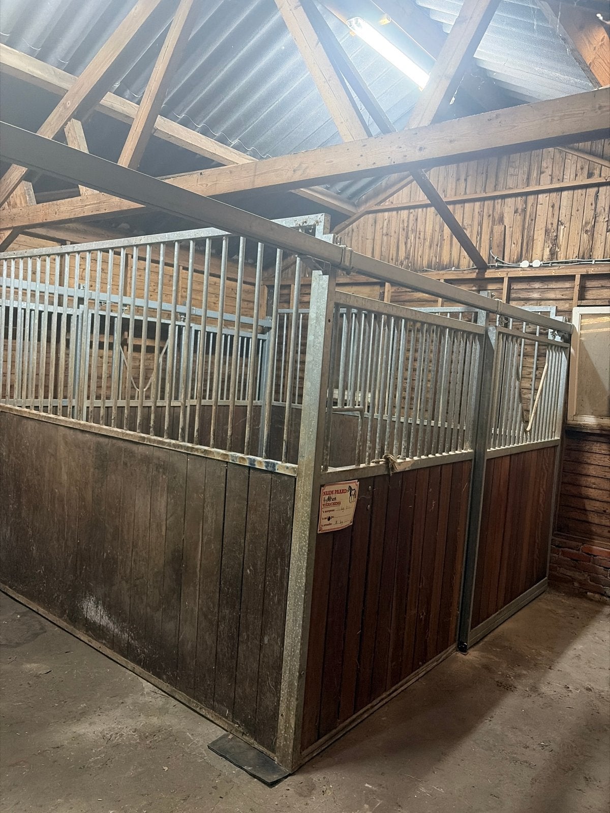 Te koop paardenbox, 1 paard of pony