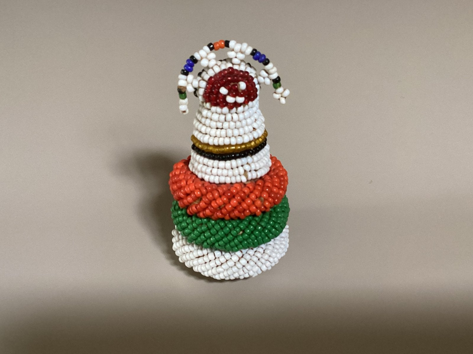 Ndebele poppetje uit Zuid-Afrika, Antiek en Kunst, Afrika, Handgemaakt, Meerkleurig, Pop