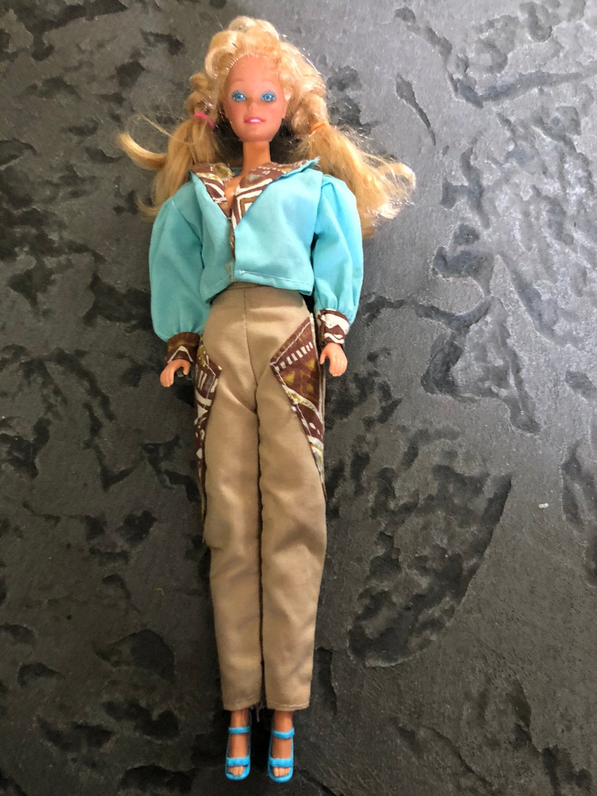 Barbie mattel  jaren 80 in jaren 80 oufit, Ophalen, Zo goed als nieuw, Fashion Doll
