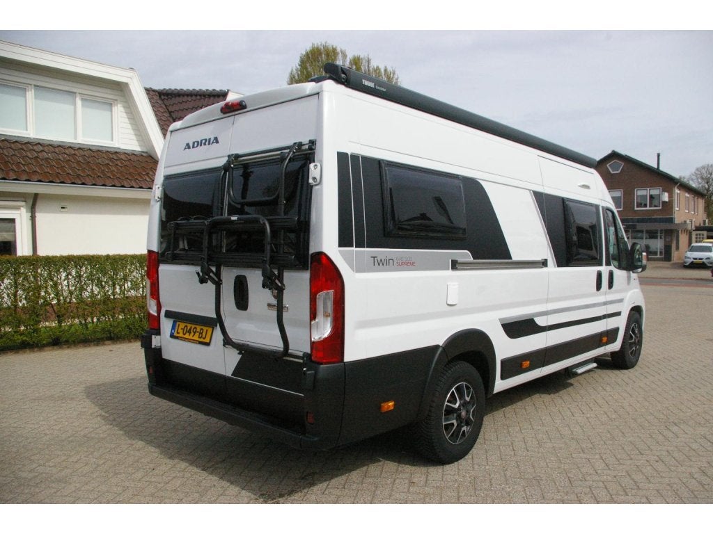 Adria Supreme Twin 640 SLB Enkele bedden, panorama., Caravans en Kamperen, Campers, Buscamper of Camperbus, Ringverwarming, Fiat
