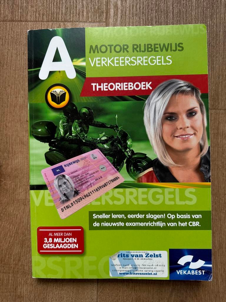 Motor Rijbewijs Theorieboek – Verkeersregels (A) – Vekabest, Boeken, Ophalen of Verzenden, Gelezen