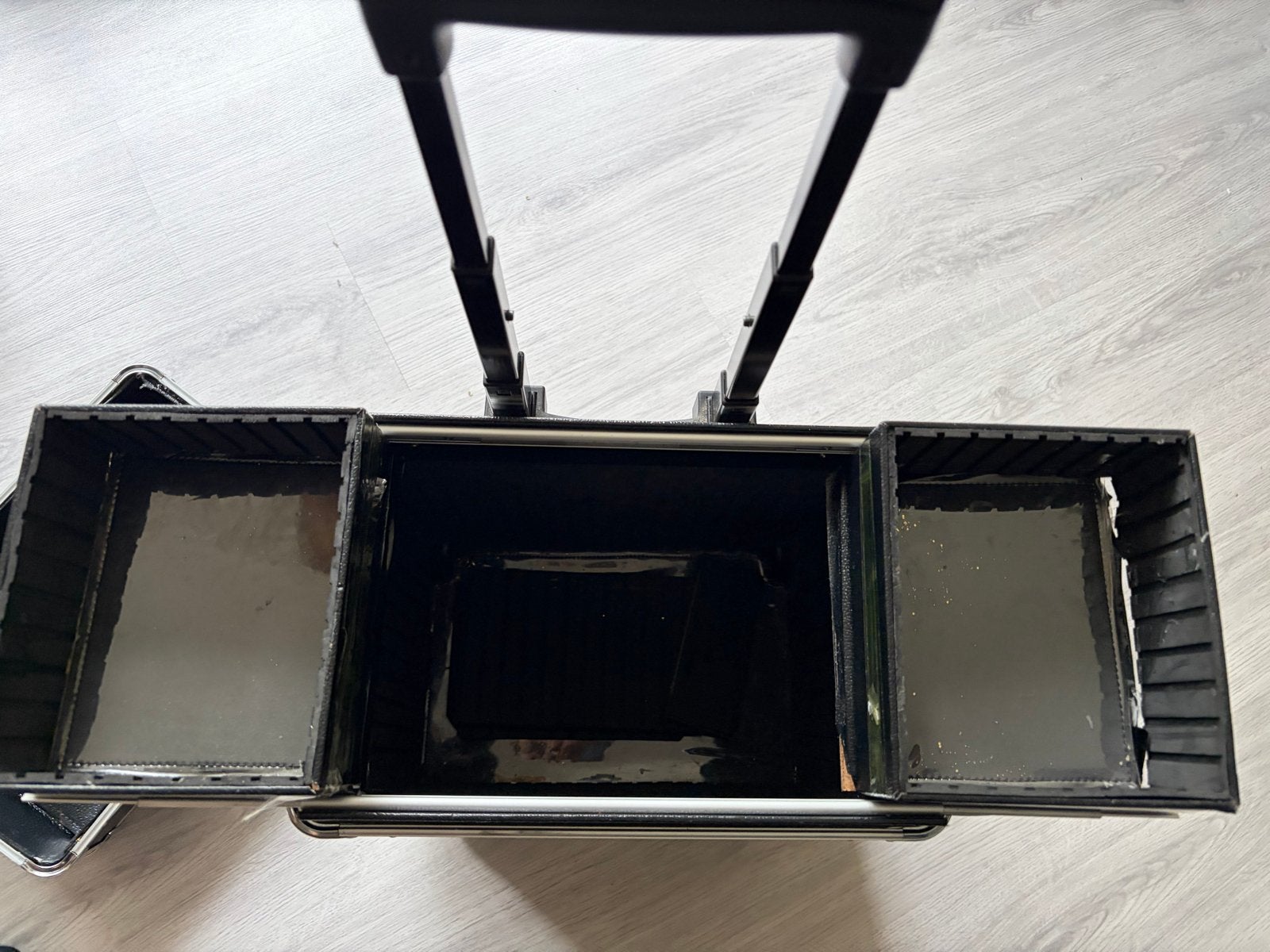 Zwarte make-up koffer op wieltjes met spiegel, Gebruikt, Zwart, Ophalen of Verzenden, Met spiegeltje(s)