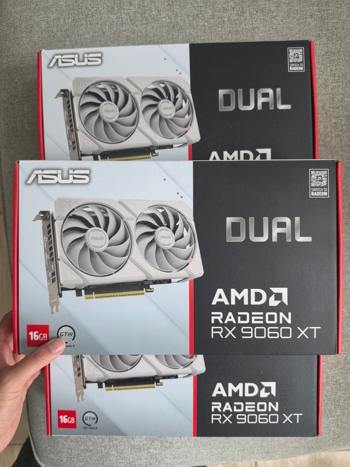Asus Dual Radeon RX 9060XT 16gb - Brand New Sealed (2 left), Computers en Software, Videokaarten, AMD, GDDR6, Nieuw, Ophalen of Verzenden