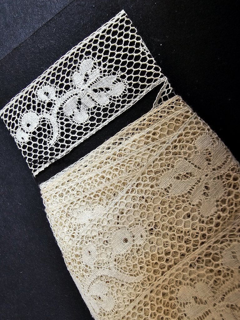 Antiek fijn Frans kant 11,30m x 2,5cm Rijselse kant? nr.106, Ophalen of Verzenden, Kant