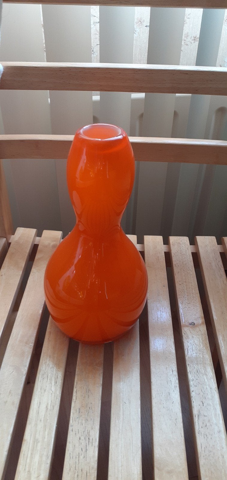 2 vintage grote glazen oranje vazen zeer apart, Oranje, Ophalen of Verzenden, Minder dan 50 cm, Glas