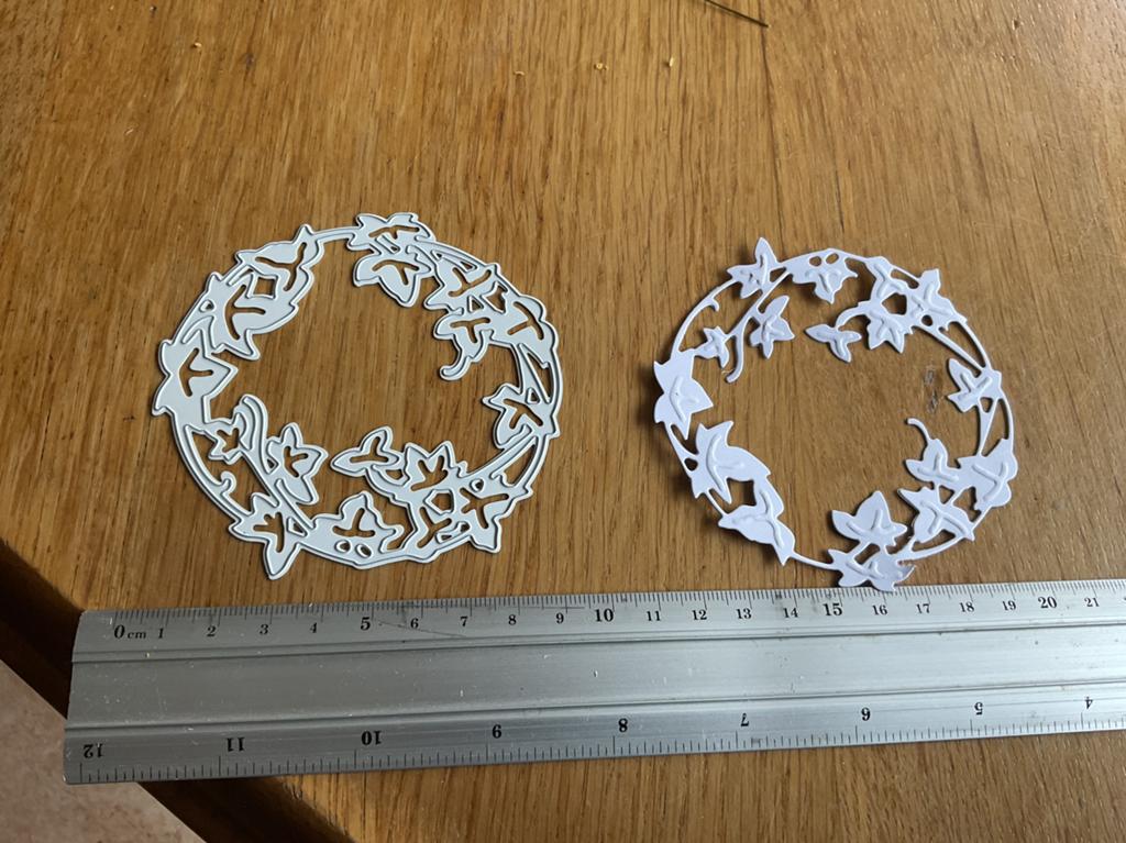 Snijmal rond hedera blad van Marianne design 1277, Ophalen of Verzenden, Zo goed als nieuw, Overige thema's, Pons of Mal