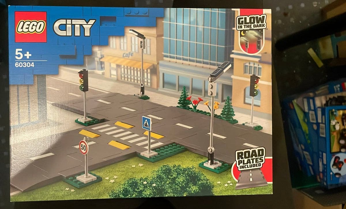 Lego City 60304 Wegplaten met Verkeerslichten en Bomen, City, Lego, Nieuw, Ophalen of Verzenden