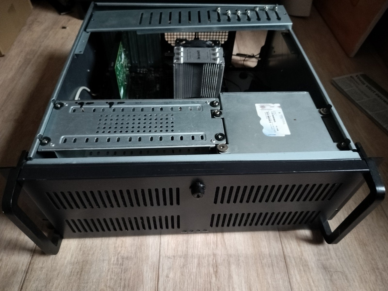 Rack Mount Server: Asus Rampage IV, Xeon E5, M2000, 48GB RAM, Computers en Software, Ophalen, Gebruikt, 2 tot 3 Ghz
