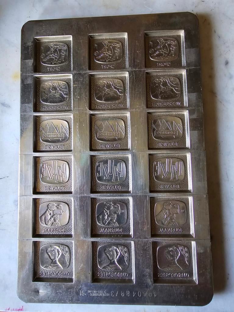 Oude metalen chocolademal televisie, Antiek en Kunst, Ophalen of Verzenden