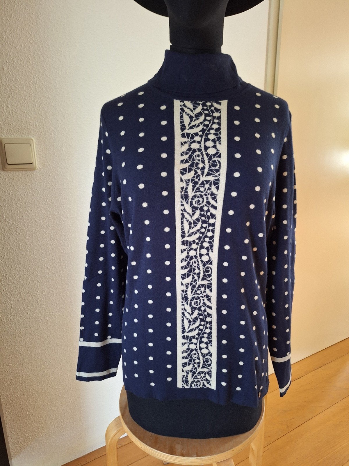Gollehang coltrui blauw wit, maat 42, Kleding | Dames, Truien en Vesten, Blauw, Maat 42/44 (L), Ophalen of Verzenden, Gedragen