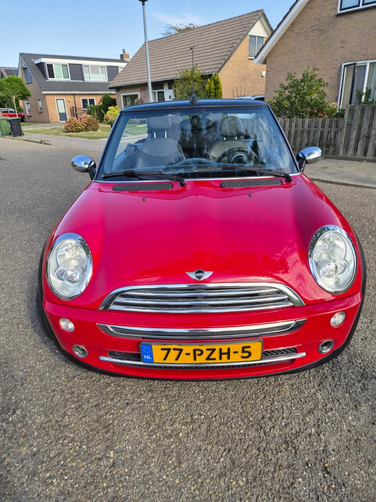 Mini 1.6 16V Cooper Cabrio 2004 Rood, Voorwielaandrijving, Zwart, 4 cilinders, Cabriolet
