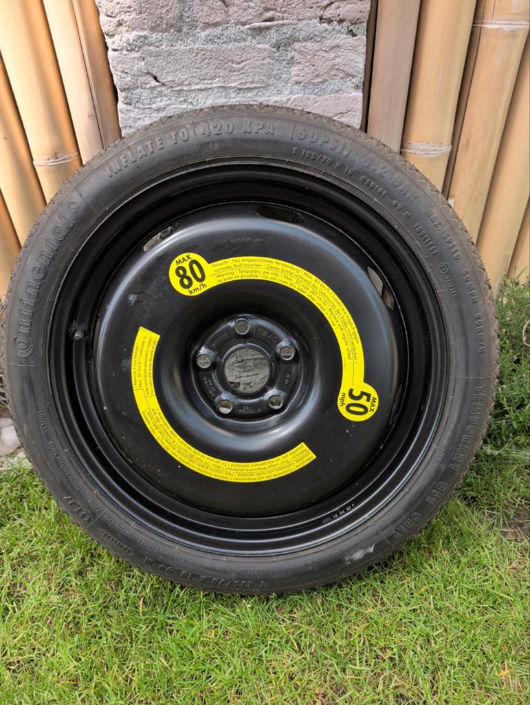 Thuiskomer Skoda, Volkswagen, Seat 18 inch - T125/70 R18, Auto-onderdelen, Banden en Velgen, Ophalen, 18 inch, Banden en Velgen